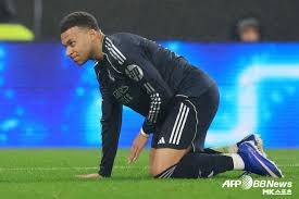 假动作与反读牌：如何干扰对手对你的判断（诈唬与反读牌：如何扰乱对手的判断）